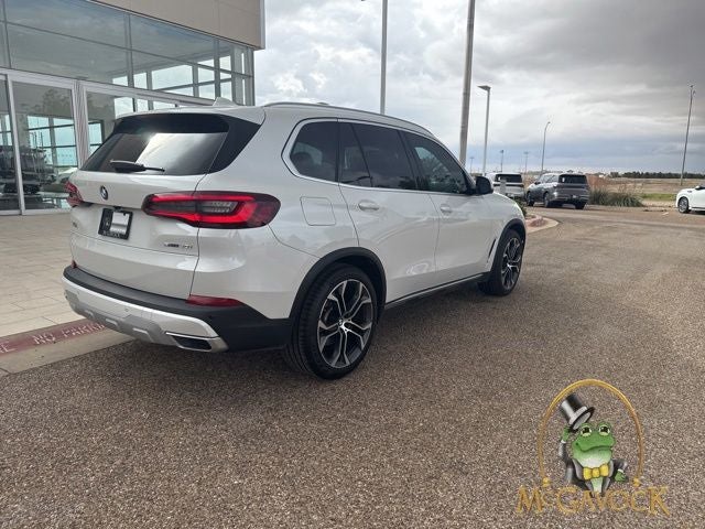 2022 BMW X5 — detail view