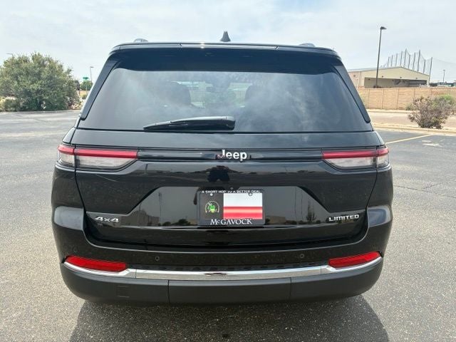 2022 Jeep Grand Cherokee — detail view