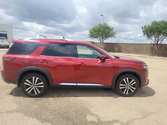 2023 Nissan Pathfinder — detail view